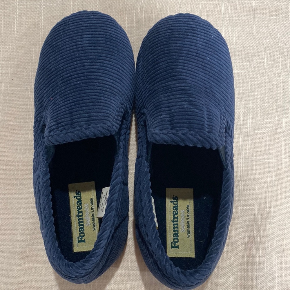 New Foamthreads Navy corduroy slippers  red rubber sole for little boys Sz 13